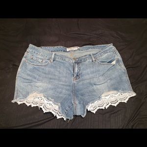 Torrid Jean shorts with lace size 20